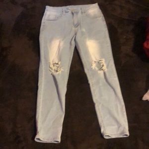 ROMWE Guys Ripped Jeans